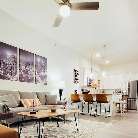 New Stylish Getaway- 5 Mil To Uptown/3 Smart Tvs! Apartment Charlotte Luaran gambar