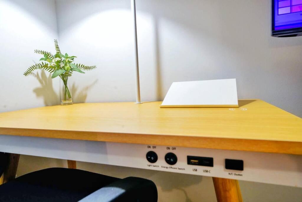 New Stylish Getaway- 5 Mil To Uptown/3 Smart Tvs! Apartment Charlotte Luaran gambar
