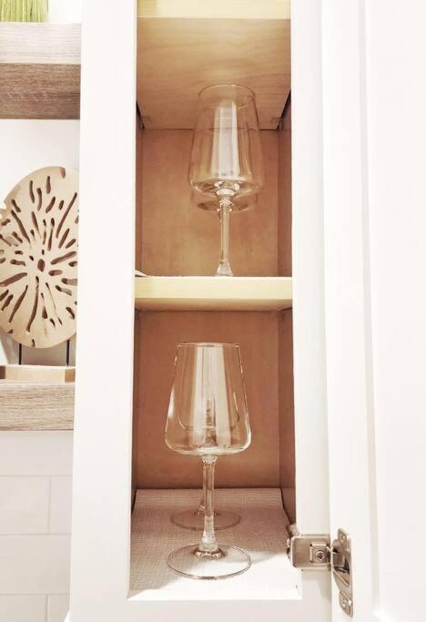 New Stylish Getaway- 5 Mil To Uptown/3 Smart Tvs! Apartment Charlotte Luaran gambar