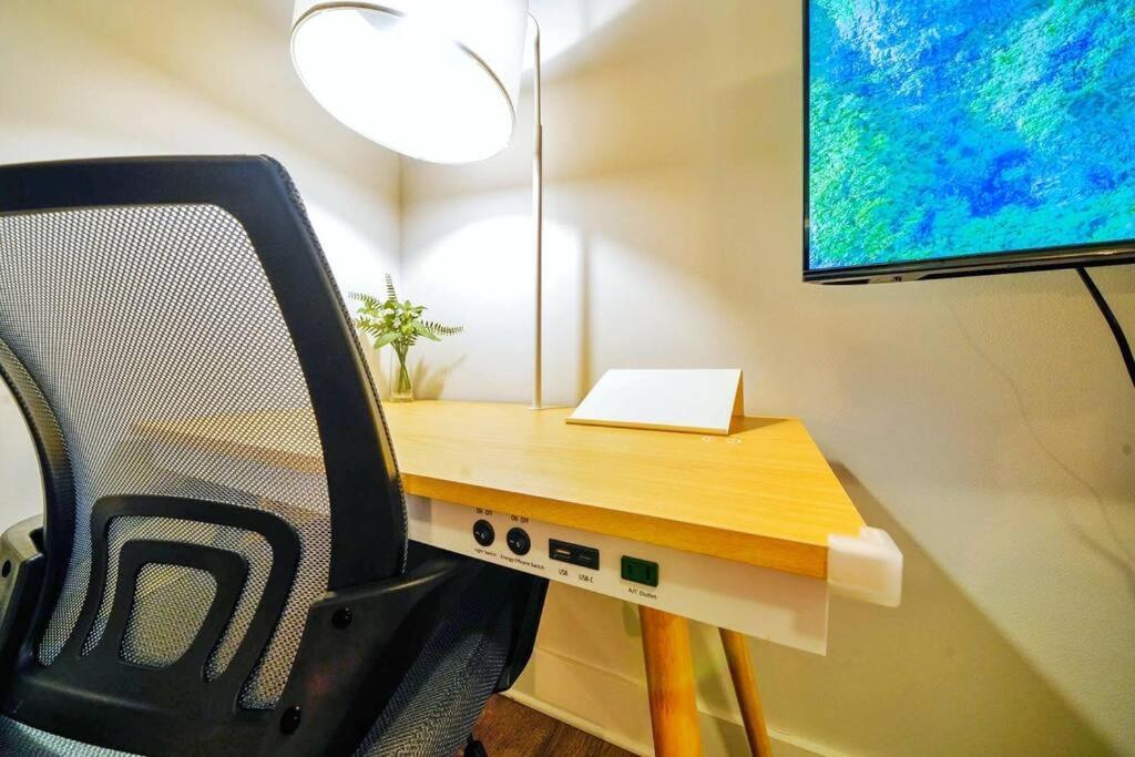 New Stylish Getaway- 5 Mil To Uptown/3 Smart Tvs! Apartment Charlotte Luaran gambar